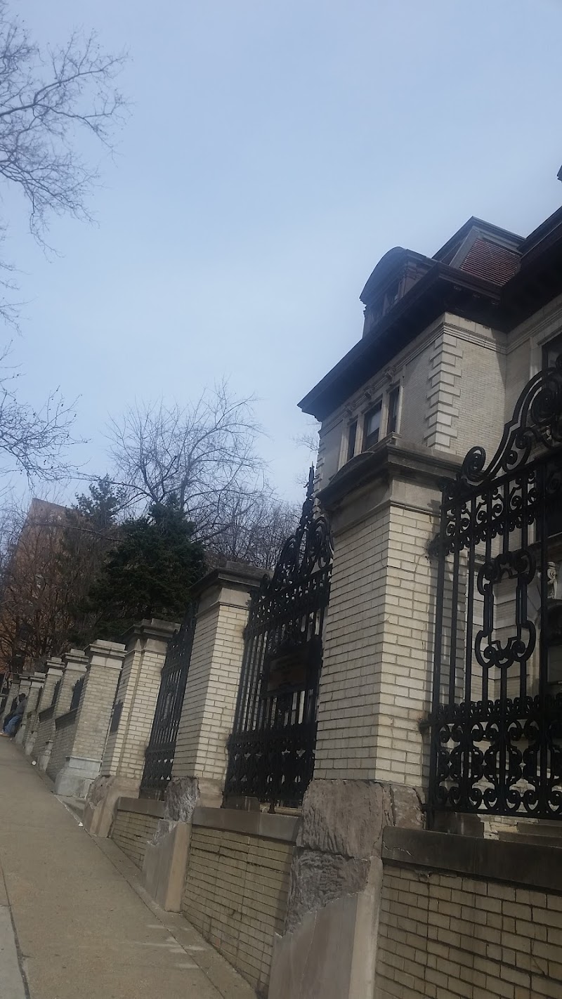 Highbridge-Woodycrest Center - Photo 3