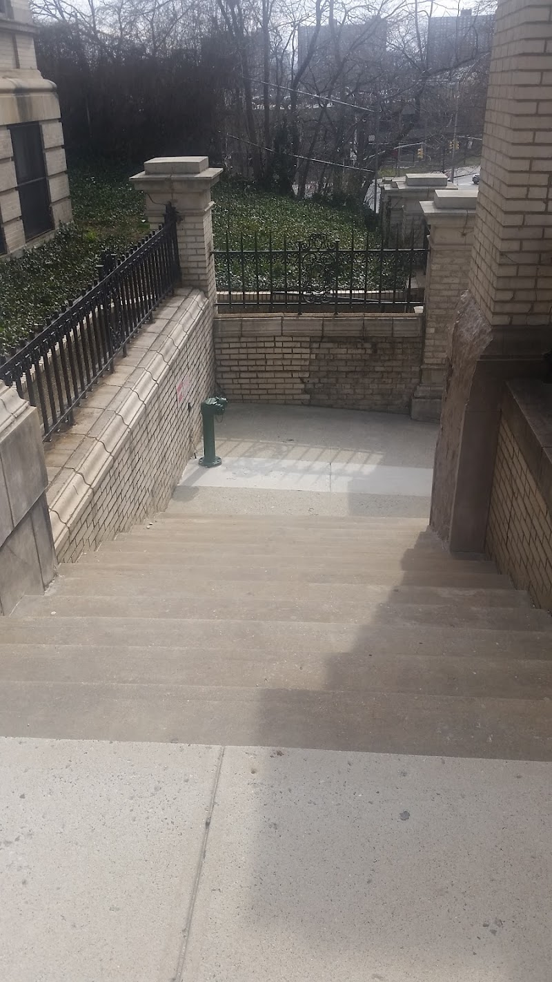 Highbridge-Woodycrest Center - Photo 5