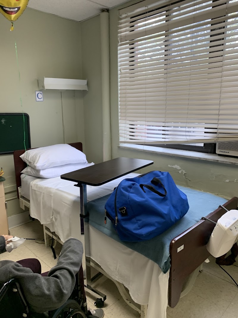 Mosholu Parkway Nursing & Rehab Center - Photo 2