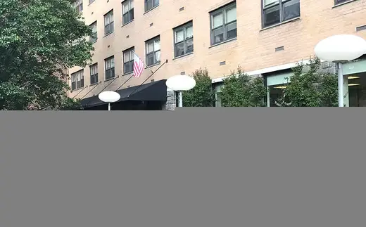 Welcoming entrance with landscaped garden at Sapphire Center for Rehabilitation and Nursing of Central Queens, treatment center in Bronx.
