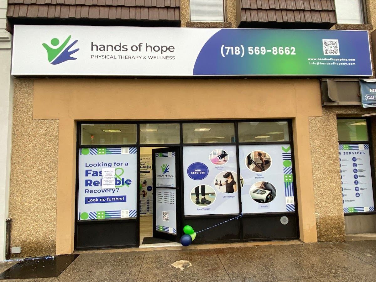 Hands of Hope - Photo 2