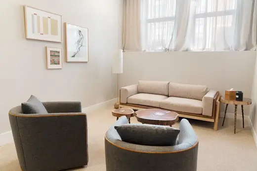 Cozy sitting area with modern furniture at Mountainside Treatment Center - NYC, a treatment center in Bronx.